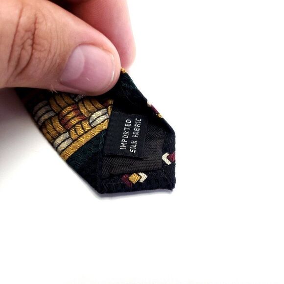 Surrey Green‎ Black Abstract Wide Silk Tie - Picture 4 of 6